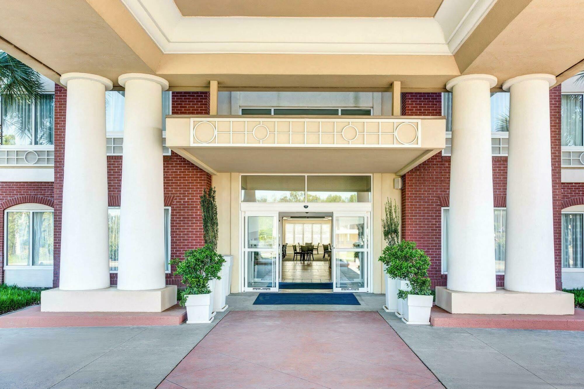Holiday Inn Express Hotel & Suites Dublin By Ihg Luaran gambar